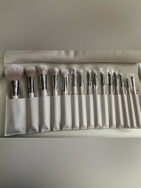 Colourpop makeup brush set